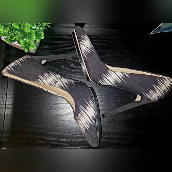 GX by GWEN STEPHANIE Heels. Sz 7.5 - Picture 8 of 12